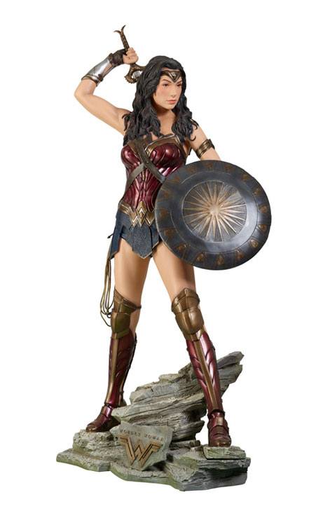 wonder woman life size statue