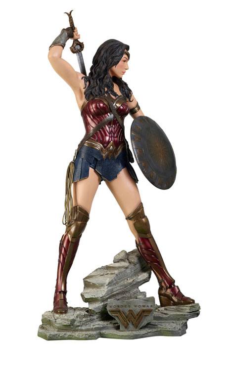 wonder woman life size statue