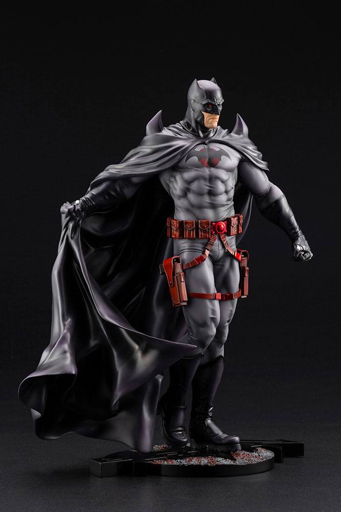 thomas wayne batman statue