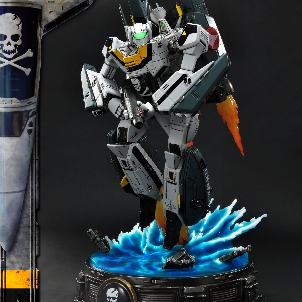 robotech statue