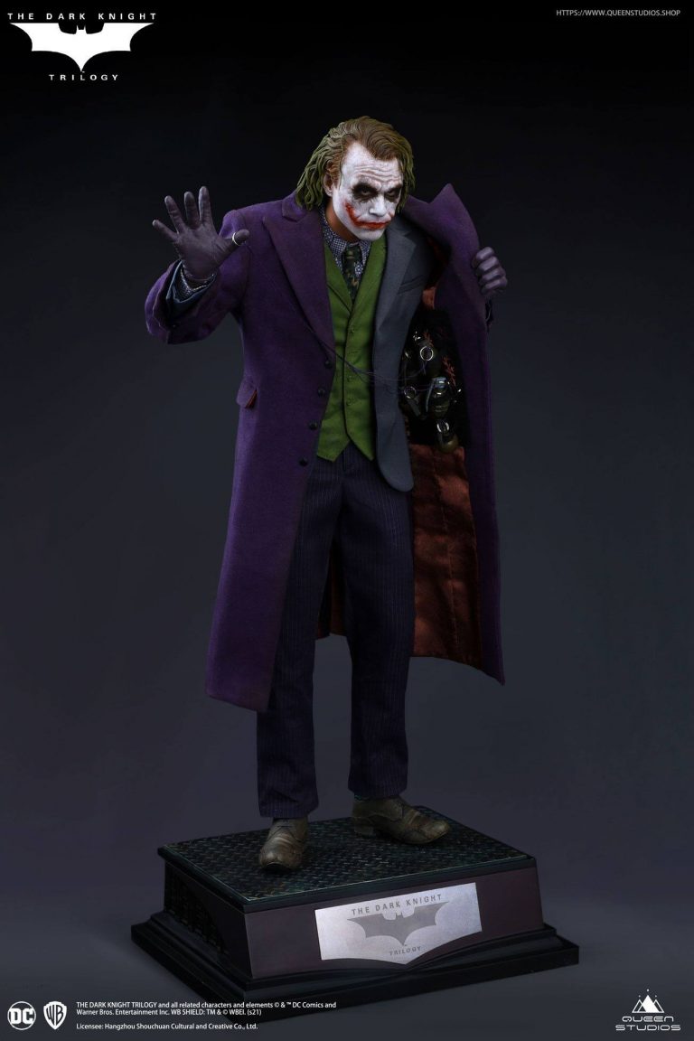 joker the dark knight statue