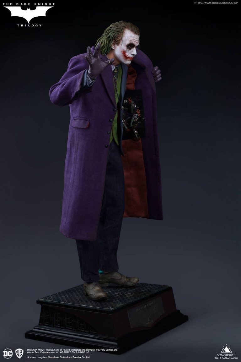 joker the dark knight statue